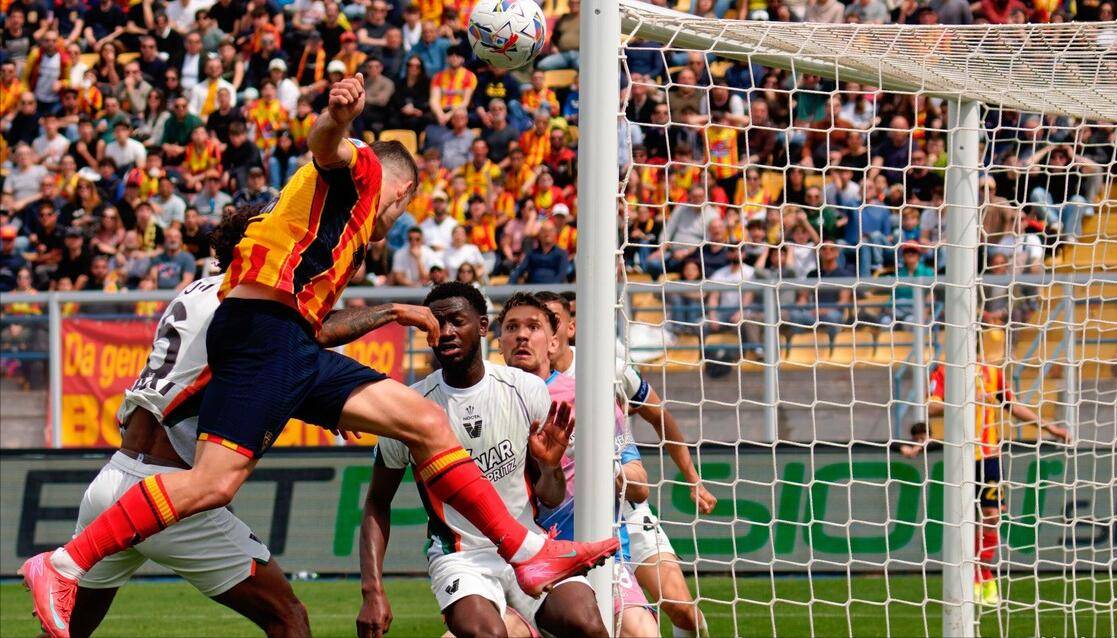 爱游戏娱乐平台-包含意甲比赛精彩纷呈，战术变化引领潮流的词条