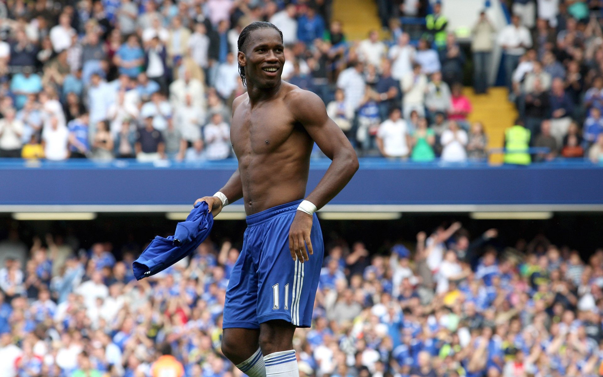 爱游戏官网-切尔西女足门将表现抢眼多次扑救，切尔西女足主帅